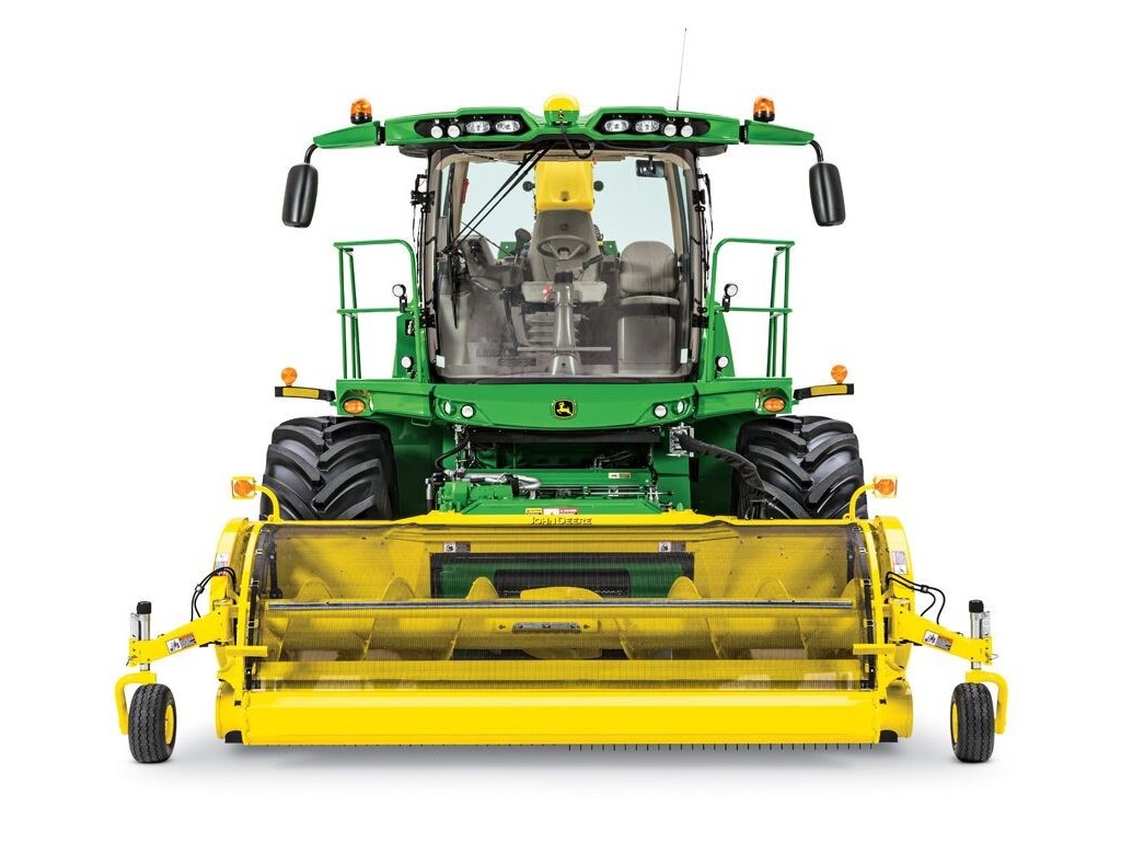 9600 Self-Propelled Forage Harvester Photo