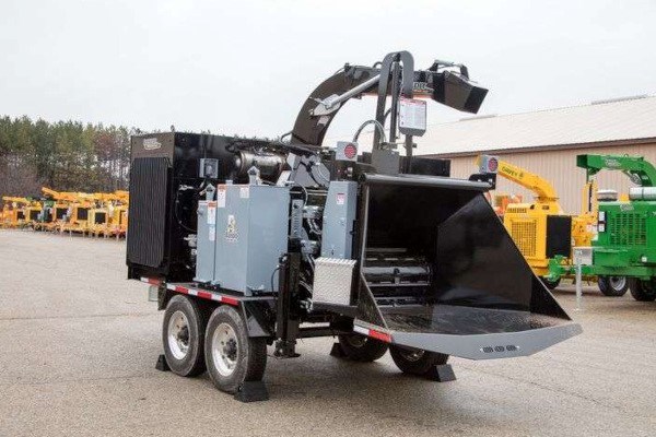 20XP TOWABLE DRUM STYLE WHOLE TREE CHIPPER 20XP TOWABLE DRUM STYLE WHOLE TREE CHIPPER